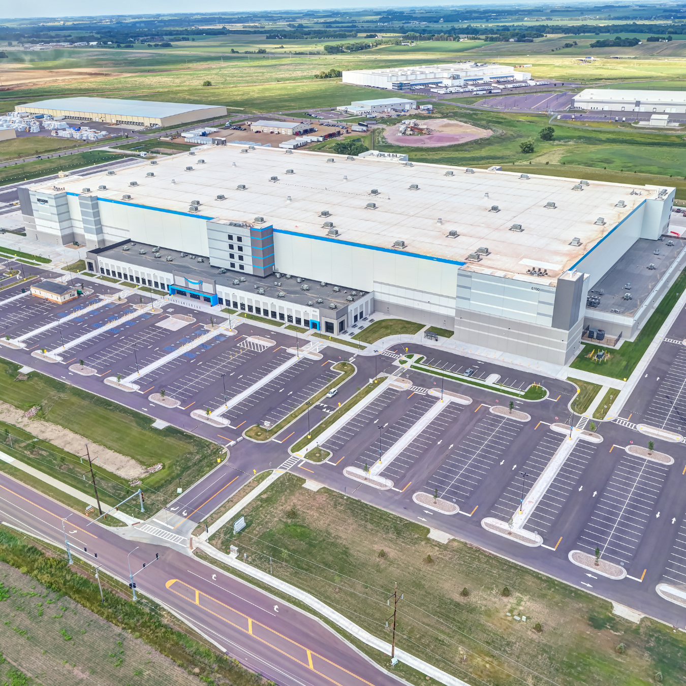 Distribution warehouse in industrial park